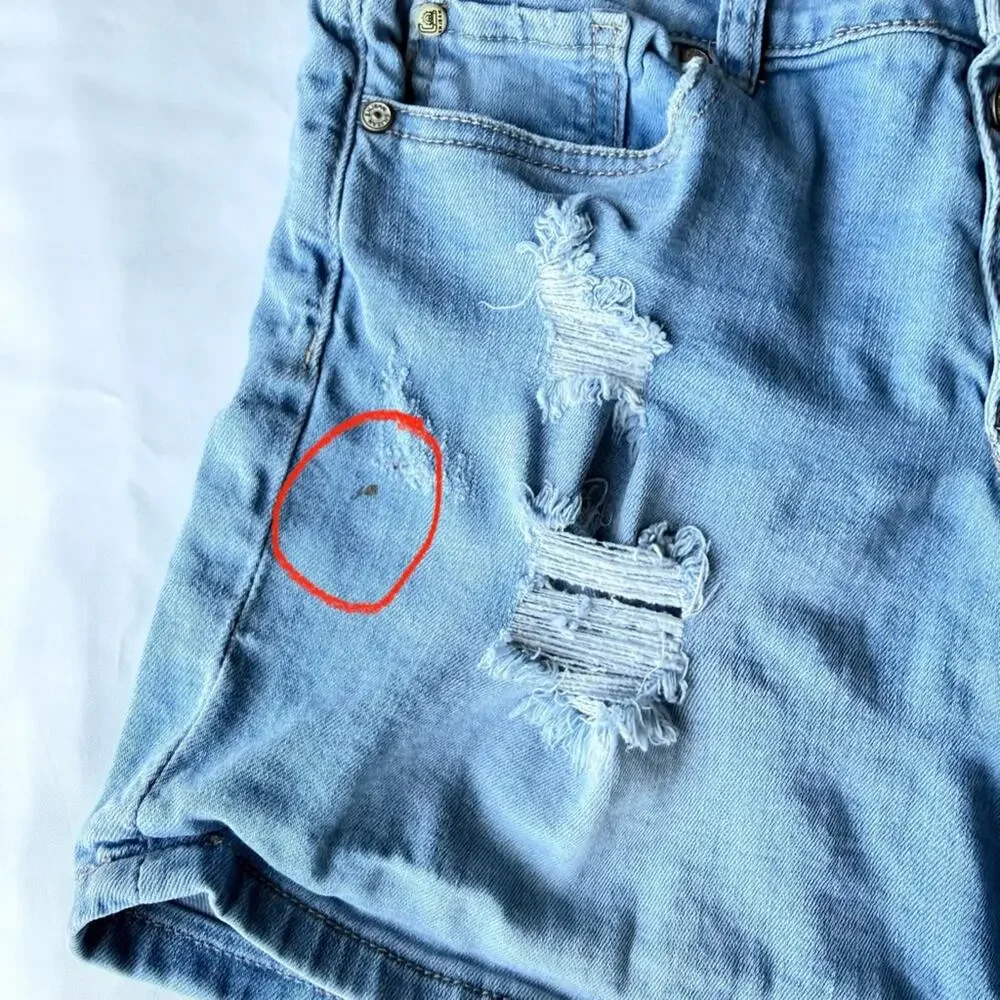 Enjean Women's Distressed Blue Jean Shorts Women’s Size Medium